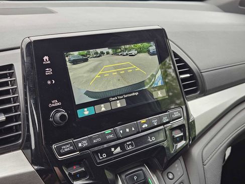 Used 2023 Honda Odyssey Sport image 18