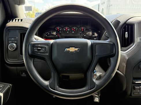 Used 2020 Chevrolet Silverado 1500 Custom w/ Custom Value Package RWD image 17