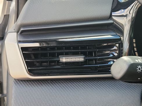 Used 2025 Toyota Camry SE FWD image 33