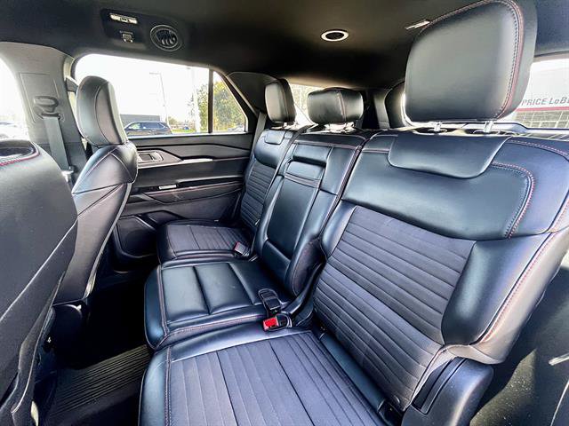 Used 2025 Ford Explorer ST-Line w/ Premium Package RWD image 14