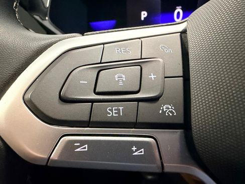 Used 2023 Volkswagen Taos S FWD image 33