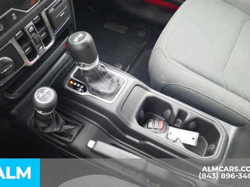 Used 2025 Jeep Wrangler Unlimited Sport AWD/4WD image 10
