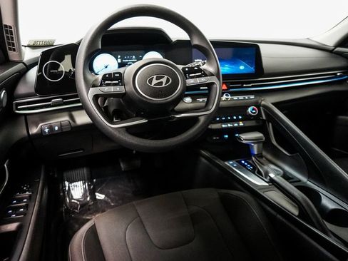 Used 2024 Hyundai Elantra SEL image 12