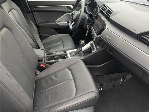Used 2022 Audi Q3 2.0T Premium image 21