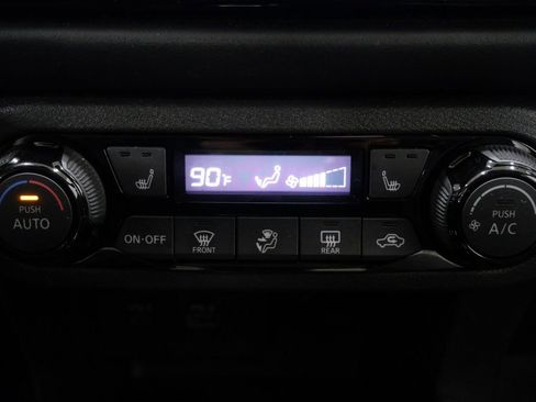 Used 2023 Nissan Kicks SR w/ SR Premium Package image 19