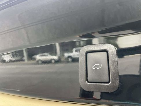 Used 2019 Toyota Highlander Limited FWD image 8