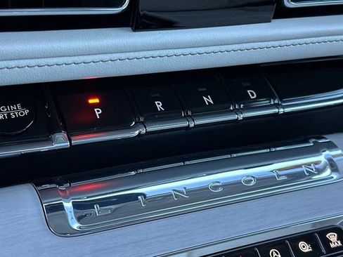 Used 2025 Lincoln Aviator Reserve w/ Jet Appearance Package image 21
