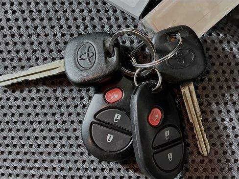 Used 2012 Toyota Tacoma PreRunner image 33