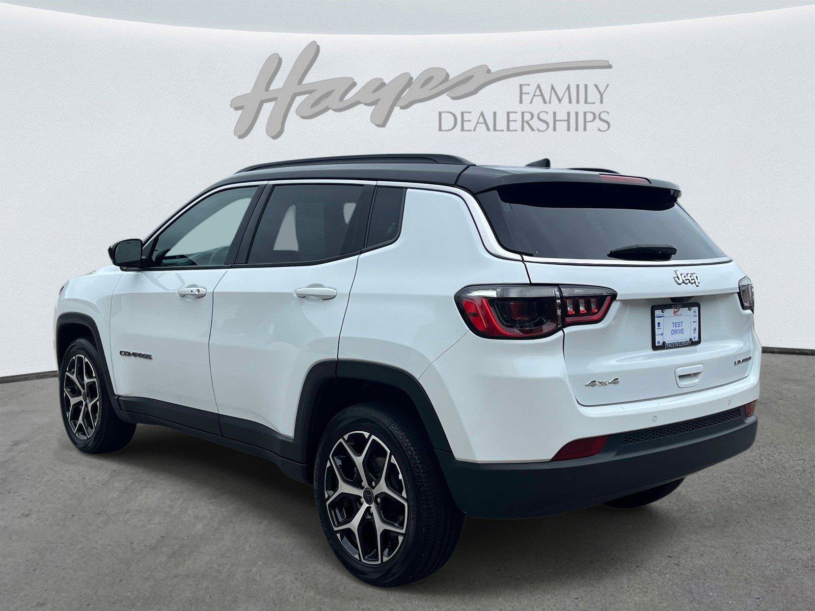 Used 2025 Jeep Compass Limited AWD/4WD image 5