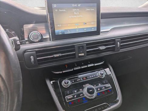 Used 2020 Lincoln Corsair AWD w/ Premium Package image 16