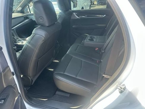 Certified 2025 Cadillac XT5 Sportv w/ Technology Package AWD/4WD image 8