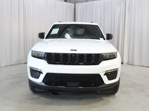 Used 2024 Jeep Grand Cherokee Limited w/ Luxury Tech Group II AWD/4WD image 39