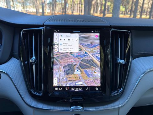 Used 2024 Volvo XC60 T8 Ultimate w/ Protection Package Premier image 5