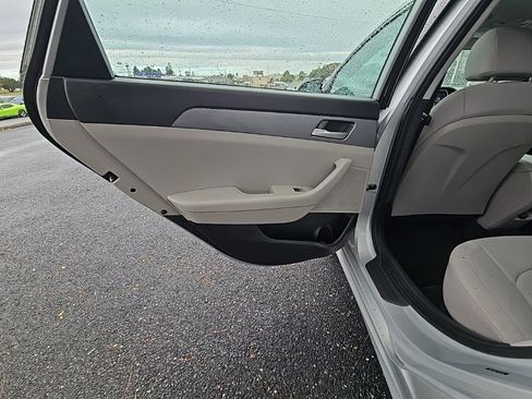 Used 2018 Hyundai Sonata SE image 32