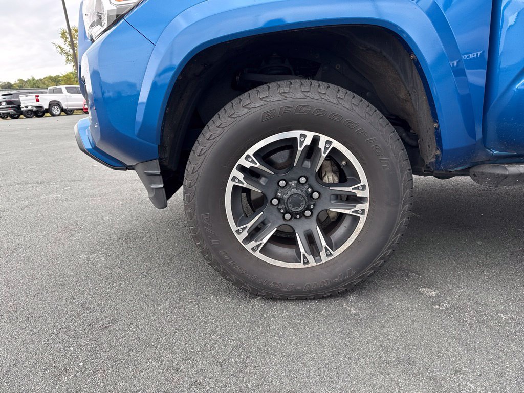 Used 2018 Toyota Tacoma SR5 RWD image 23