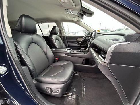 Used 2024 Toyota Grand Highlander AWD image 35