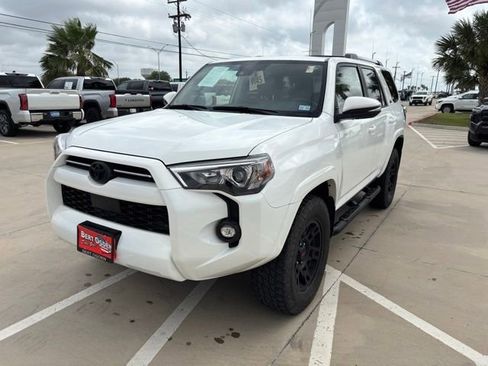 Certified 2024 Toyota 4Runner SR5 Premium AWD/4WD image 3