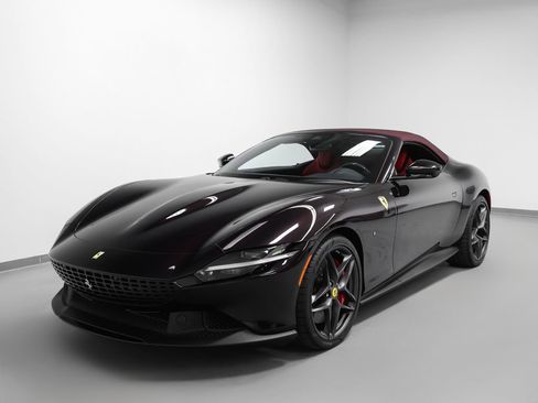 Certified 2025 Ferrari Roma Spider RWD image 73
