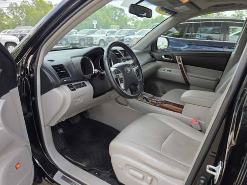 Used 2013 Toyota Highlander Limited AWD/4WD image 10