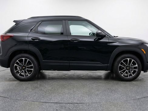 Used 2025 Chevrolet TrailBlazer LT FWD image 11