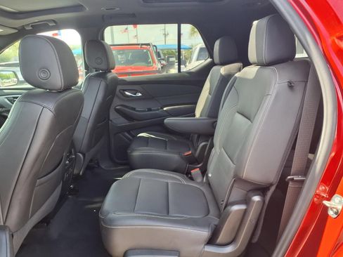 Used 2023 Chevrolet Traverse LT w/ LT Premium Package FWD image 18