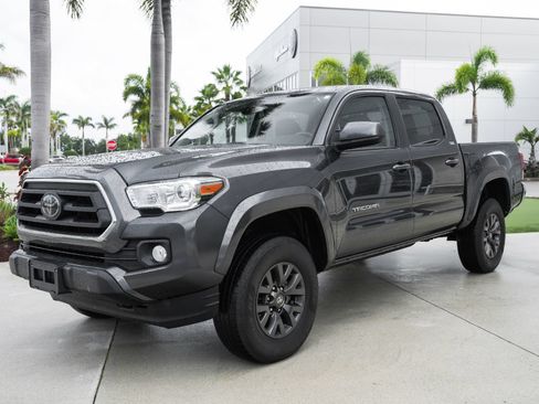 Used 2023 Toyota Tacoma SR5 AWD/4WD image 7