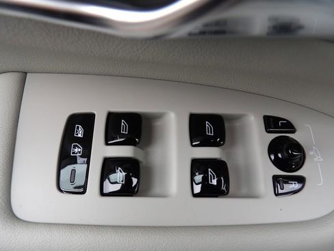 New 2026 Volvo XC90 T8 Ultra w/ Protection Package Premier AWD/4WD image 9