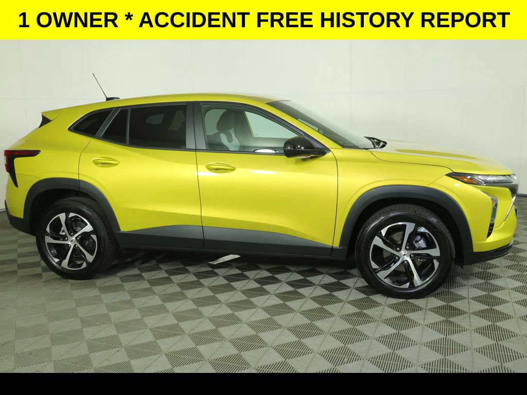 Certified 2025 Chevrolet Trax RS w/ Driver Confidence Package FWD image 2