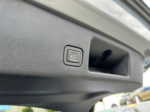 Used 2024 Chevrolet Equinox EV RS image 62