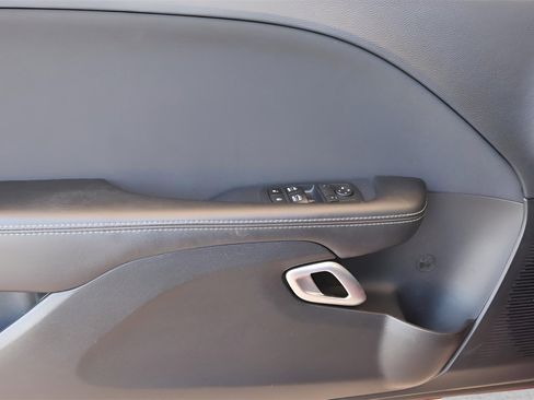 Used 2019 Dodge Challenger SXT image 25