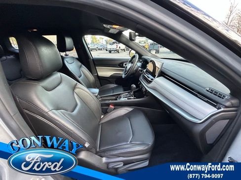 Used 2024 Jeep Compass Limited image 24