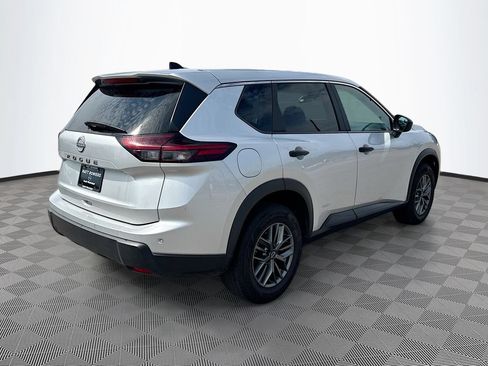 Used 2024 Nissan Rogue S FWD image 5