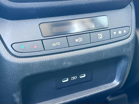 Used 2025 Honda Pilot Touring image 26