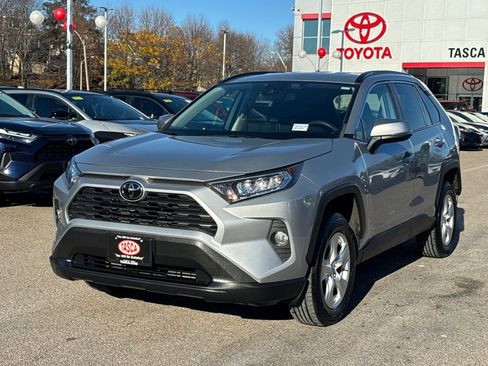 Used 2021 Toyota RAV4 XLE image 3