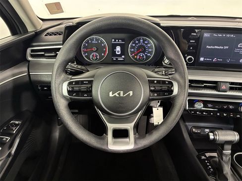 Used 2022 Kia K5 LX image 11