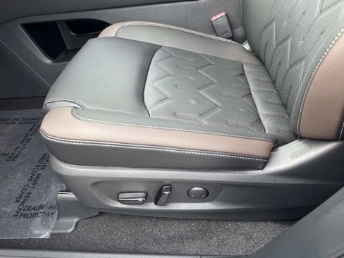 New 2026 Nissan Pathfinder Platinum w/ Cargo Package FWD image 19