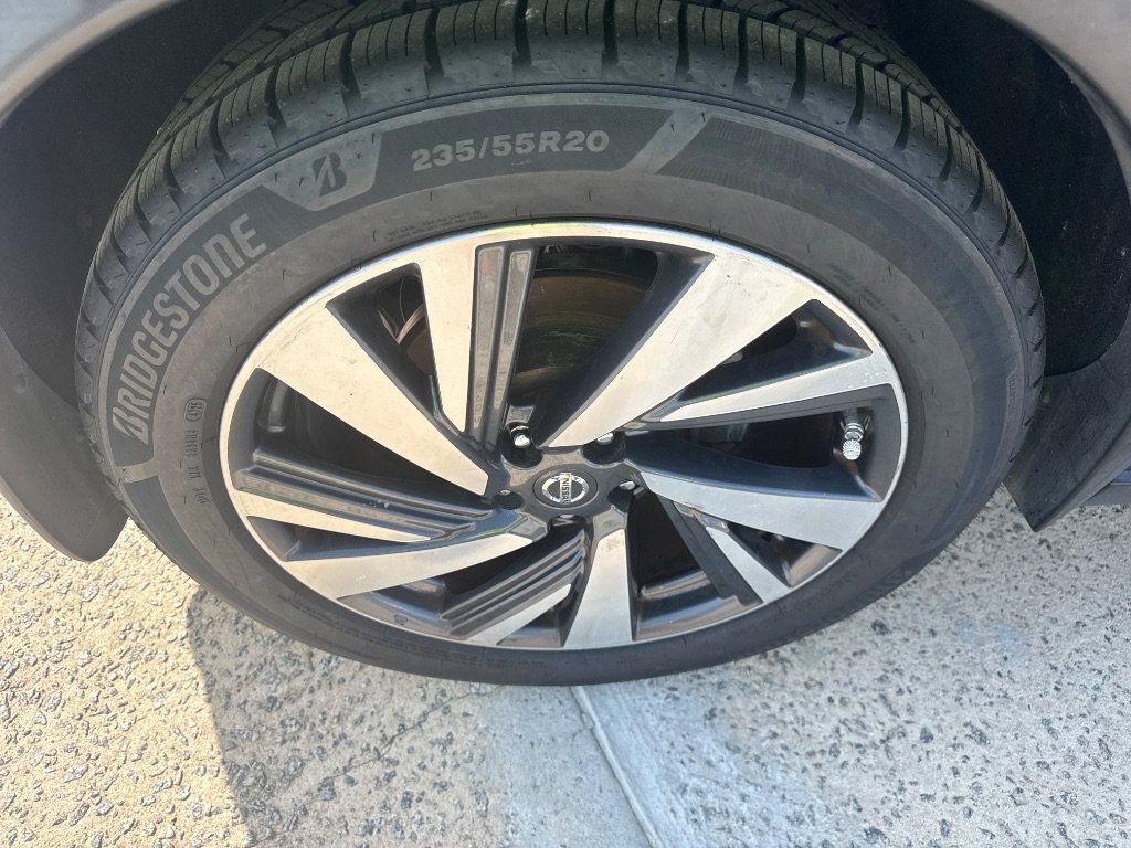 Used 2018 Nissan Murano Platinum w/ Cargo Package FWD image 9