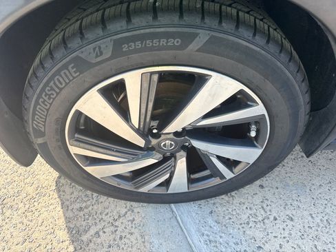 Used 2018 Nissan Murano Platinum w/ Cargo Package FWD image 9