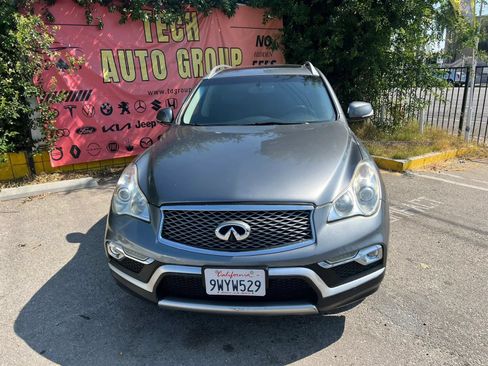 Used 2017 INFINITI QX50 2WD w/ Premium Plus Package image 2