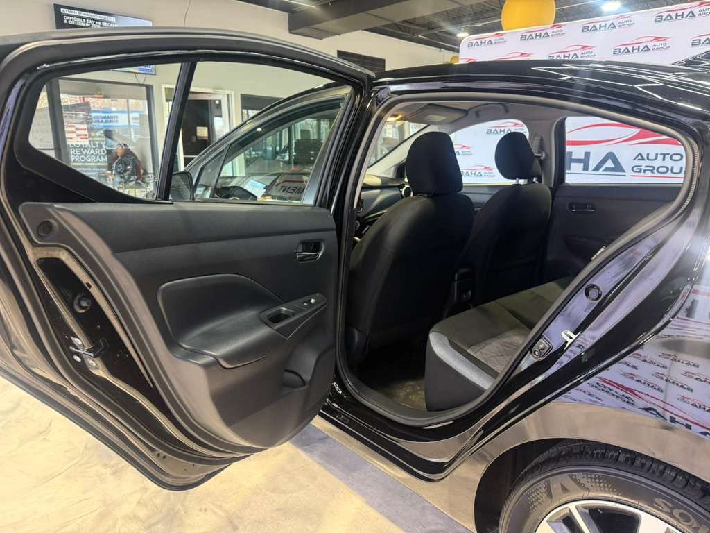 Used 2025 Nissan Versa SV FWD image 27