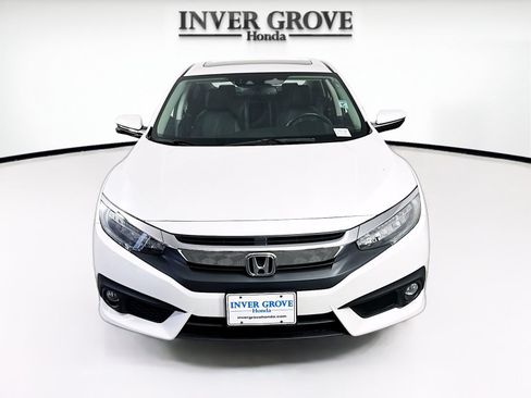 Used 2017 Honda Civic Touring image 2