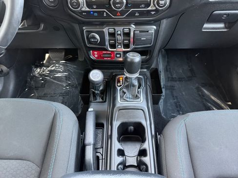 Used 2023 Jeep Wrangler Unlimited Rubicon 4xe AWD/4WD image 13