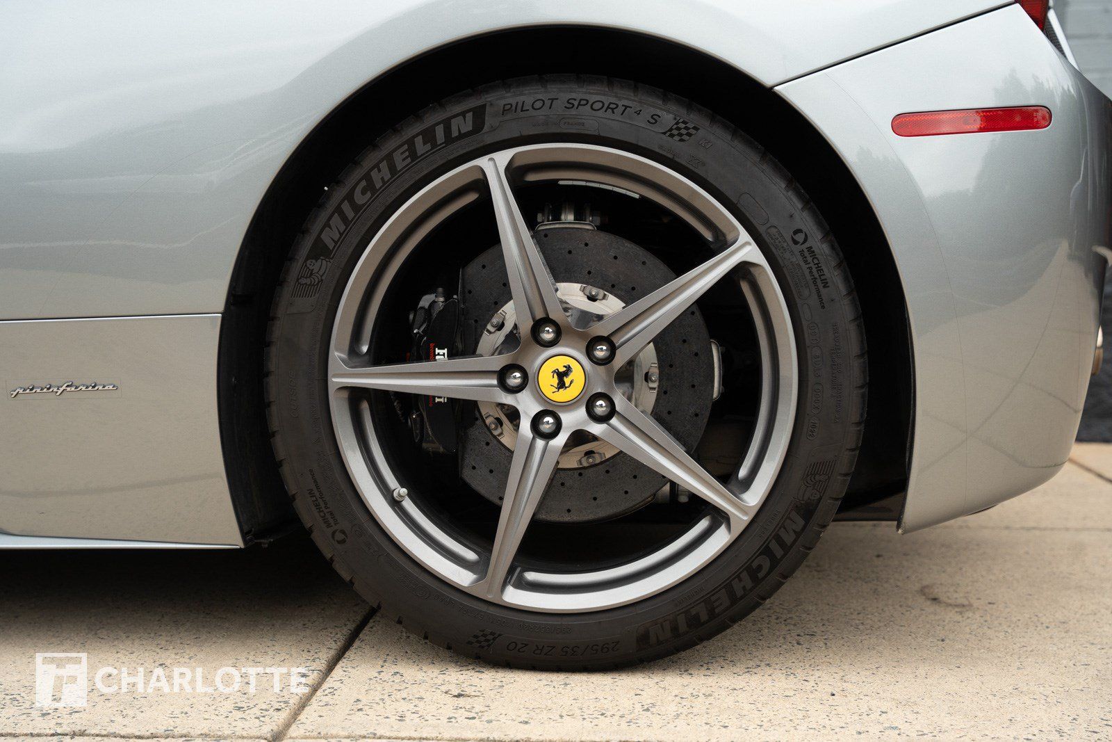 Used 2011 Ferrari 458 Italia Coupe RWD image 11