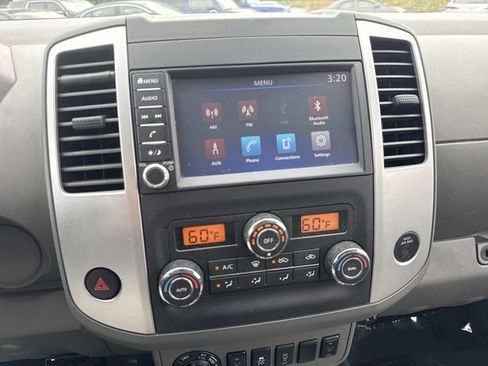 Used 2021 Nissan Frontier SV w/ Midnight Edition Floor Mats AWD/4WD image 16