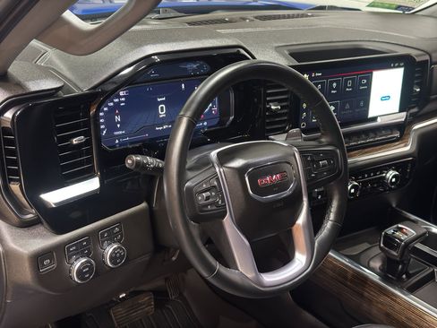 Used 2024 GMC Sierra 1500 Elevation w/ Elevation Premium Package AWD/4WD image 21