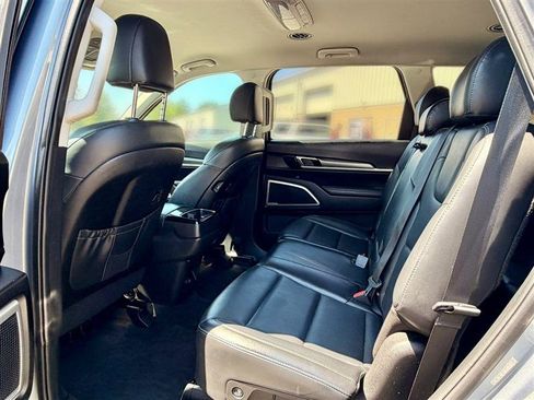 Used 2020 Kia Telluride LX FWD image 11