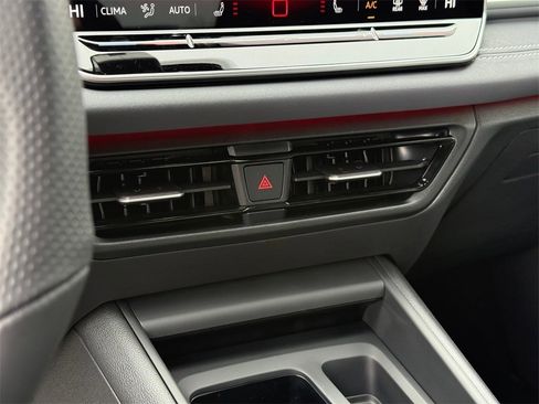 New 2026 Volkswagen Tiguan SE R-Line image 22