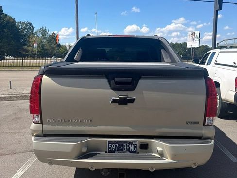 Used 2007 Chevrolet Avalanche LTZ w/ LTZ Preferred Equipment Group AWD/4WD image 5