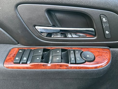 Used 2013 Chevrolet Avalanche LT w/ Texas Edition RWD image 11