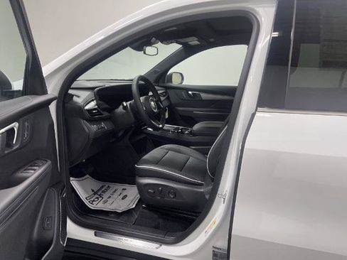 New 2025 Buick Enclave Preferred w/ Power Package image 7